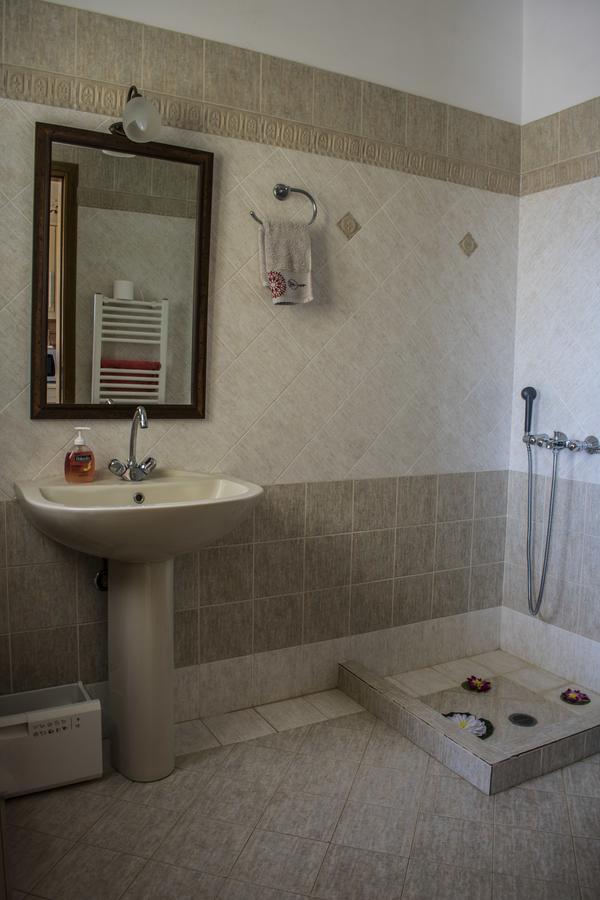 Anavyssos Garden House Guest House ปาไลยาโฟไกยา ภายนอก รูปภาพ